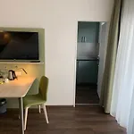 فندق Marias Living - & جارشينج باي ميونخ