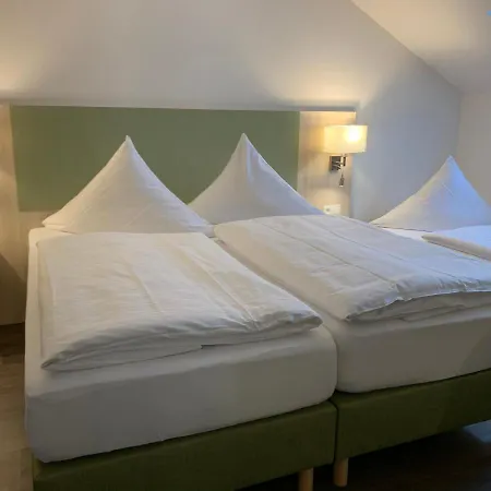 Marias Living - & 3*