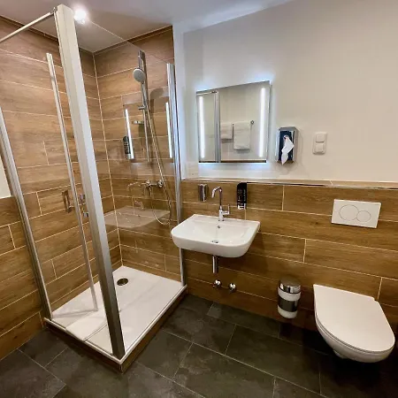 Marias Living - & 3*